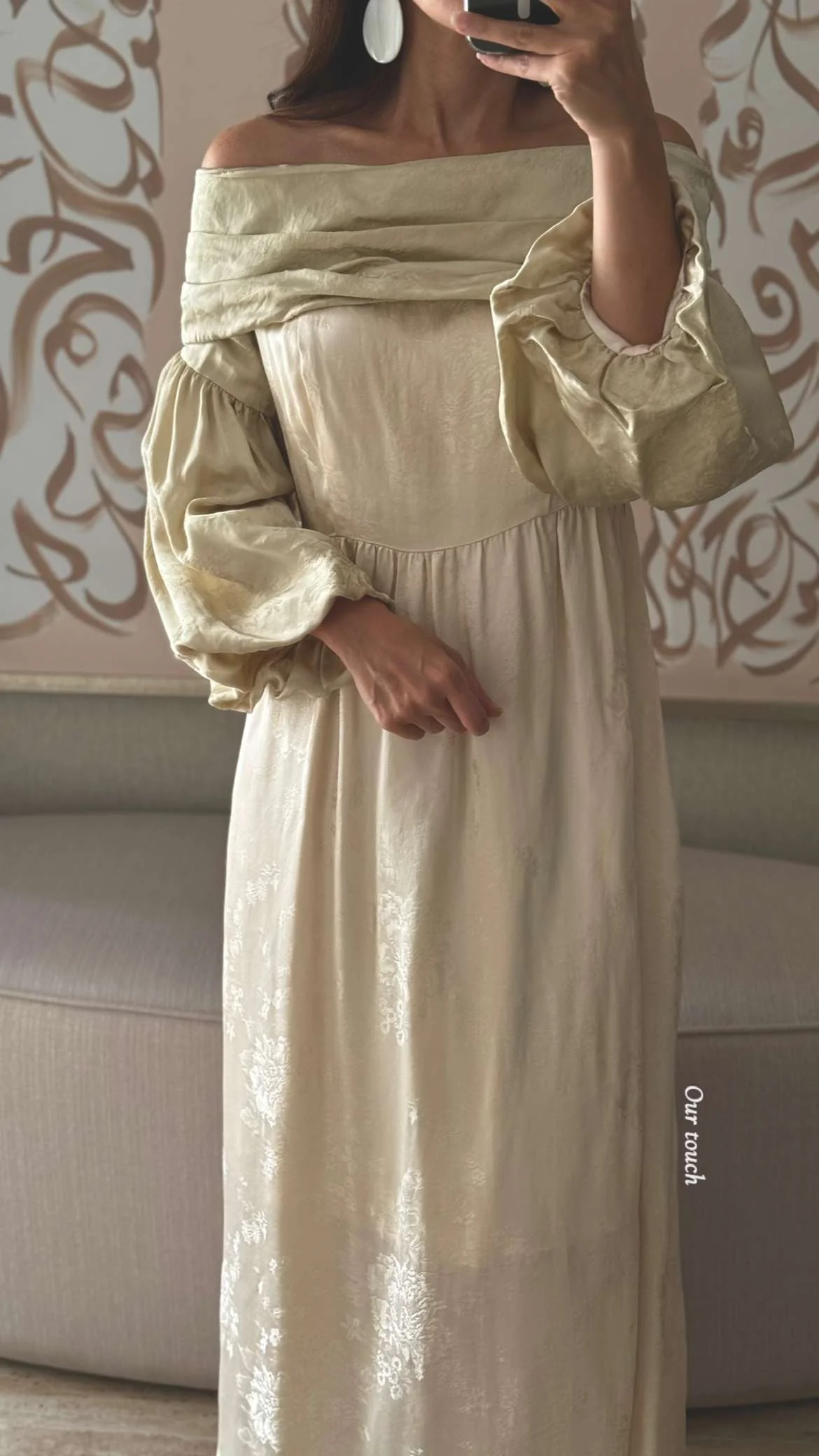 فستان سكري ستان جاكار أكتاف مكشوفة - Image 6